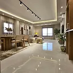 Luxury 3 Bedroom Residence By A1 435-203