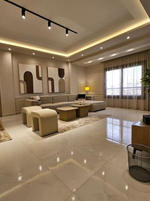 Luxury 3 Bedroom By A1 435-203 Apartment