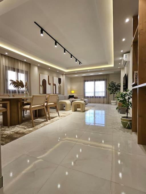 Luxury 3 Bedroom By A1 435-203 *