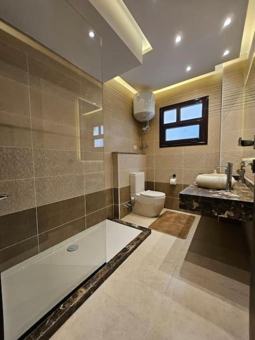 Luxury 3 Bedroom By A1 435-203