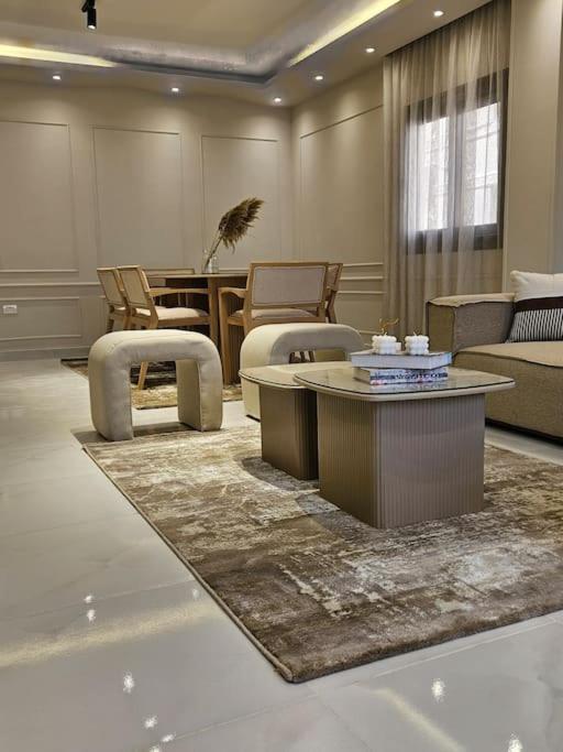 Luxury 3 Bedroom By A1 435-203 Cairo